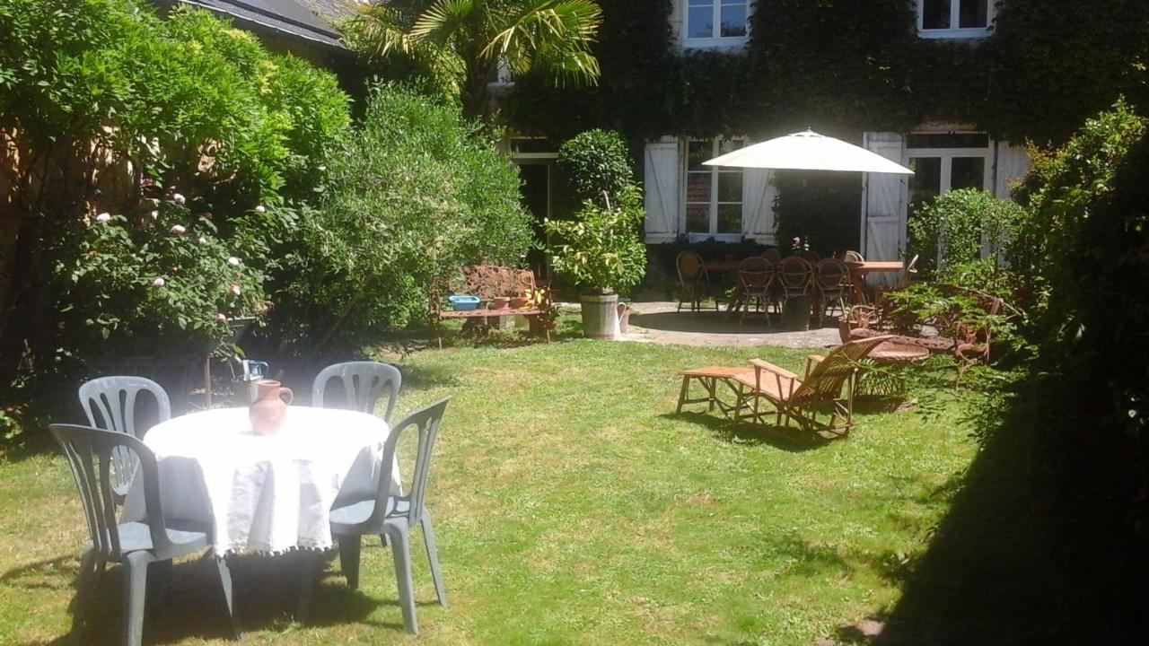 Bed and Breakfast Les Loges Du Chaudron La Chapelle-aux-Choux Exterior foto