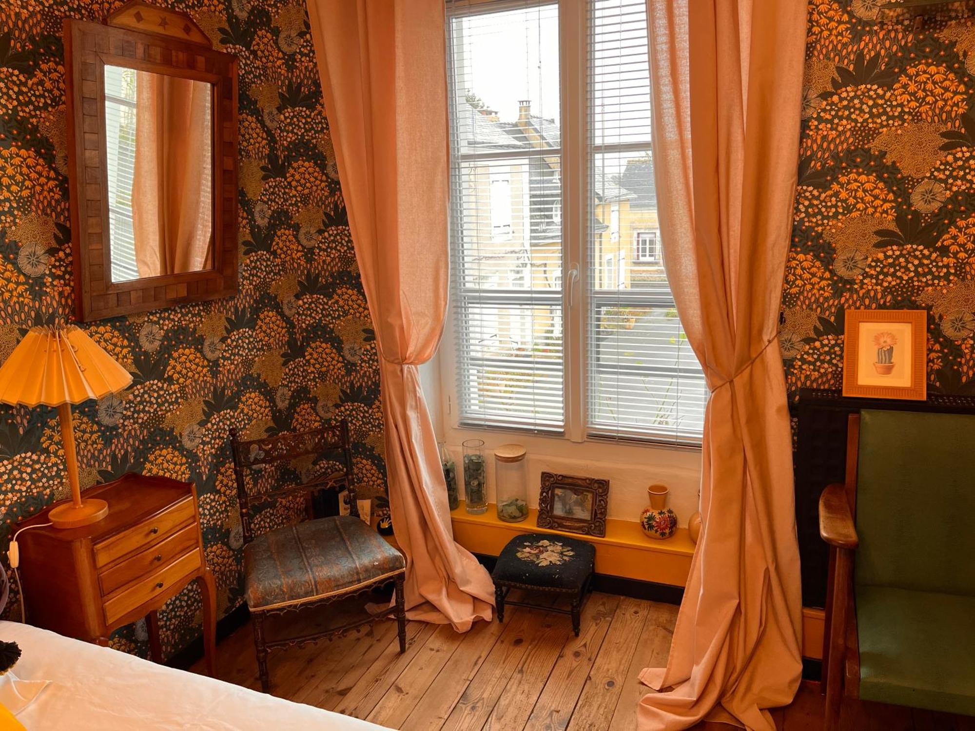 Bed and Breakfast Les Loges Du Chaudron La Chapelle-aux-Choux Exterior foto