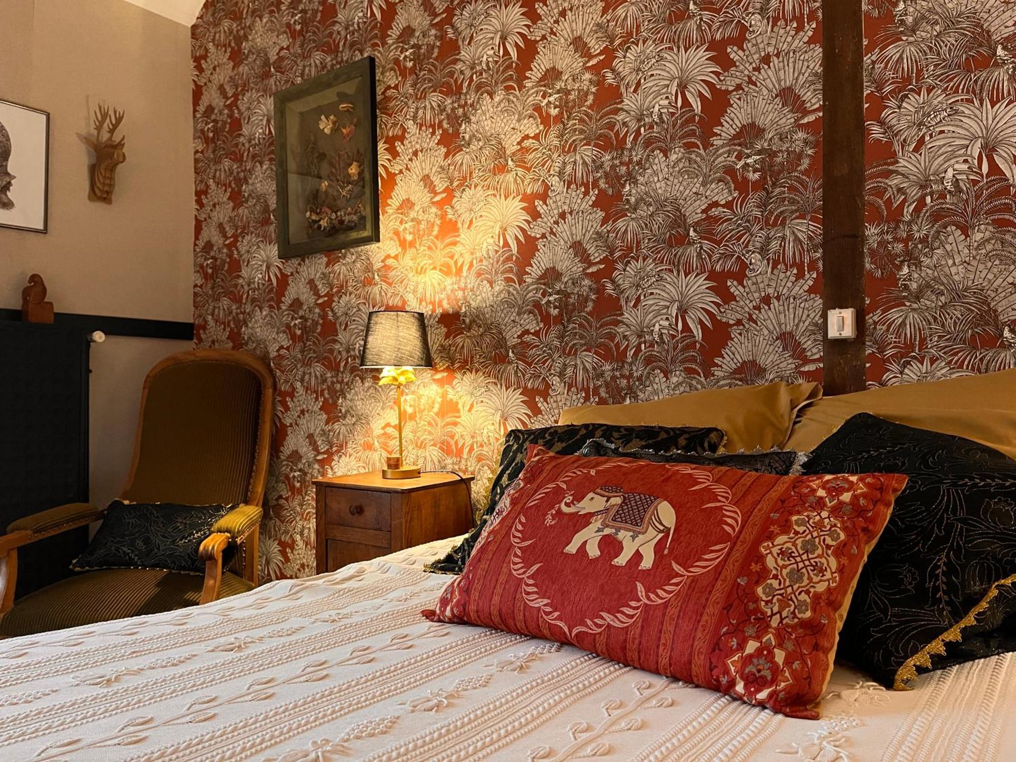 Bed and Breakfast Les Loges Du Chaudron La Chapelle-aux-Choux Exterior foto
